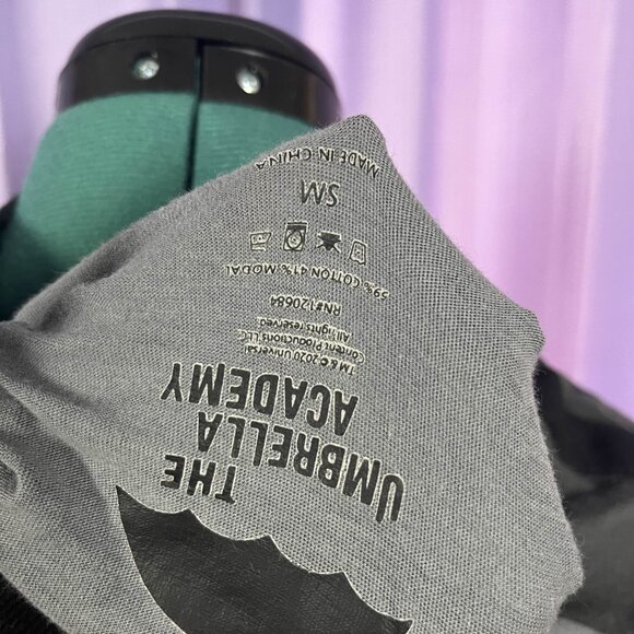 The Umbrella Academy Striped #2 Shirt - Picture 4 of 4